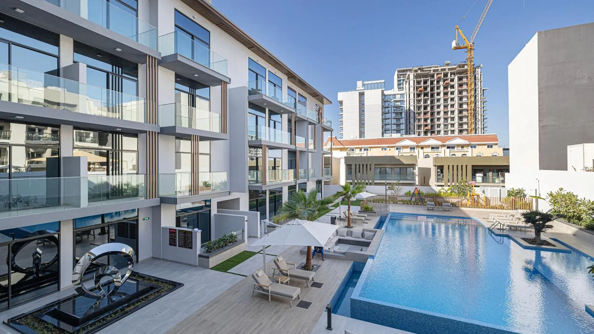 Modern & Luxurious Studio - Near Circlemall Дубай
