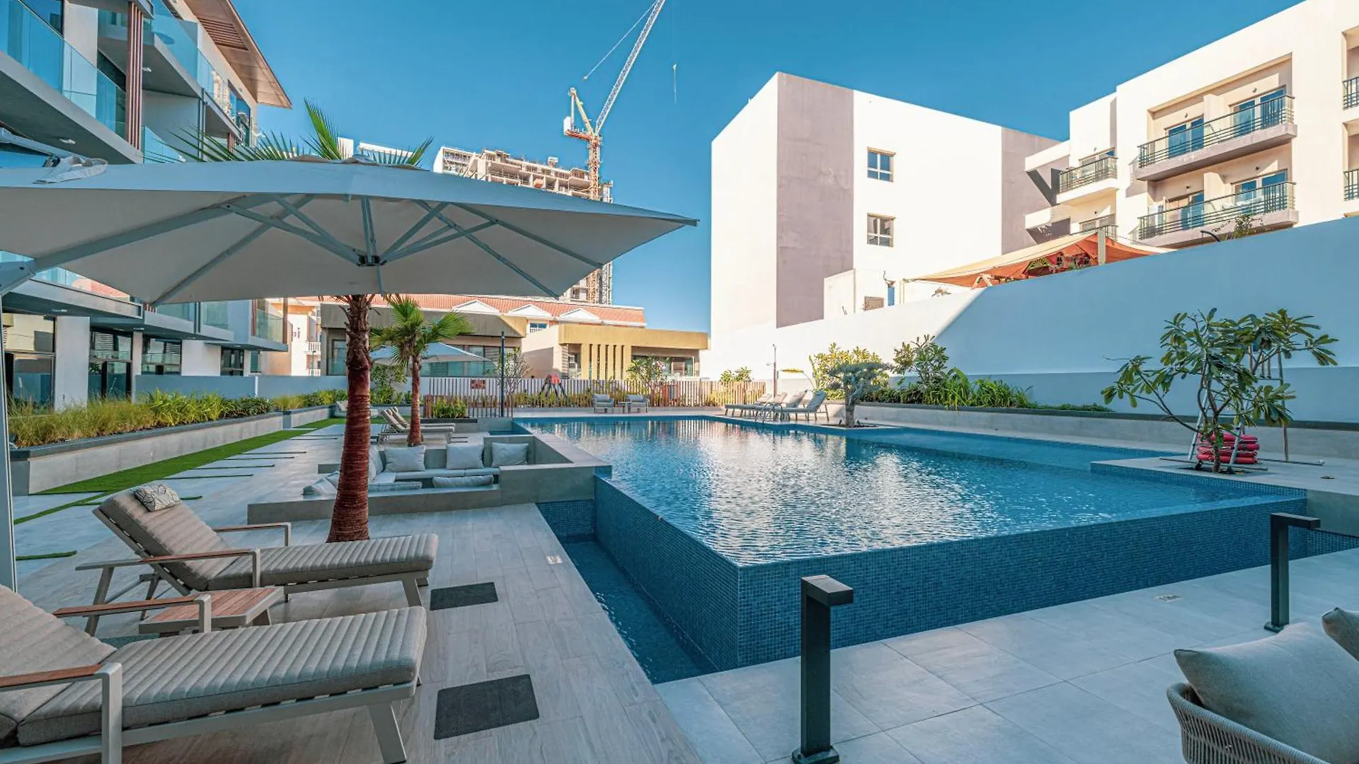 Modern & Luxurious Studio - Near Circlemall Дубай 0*,