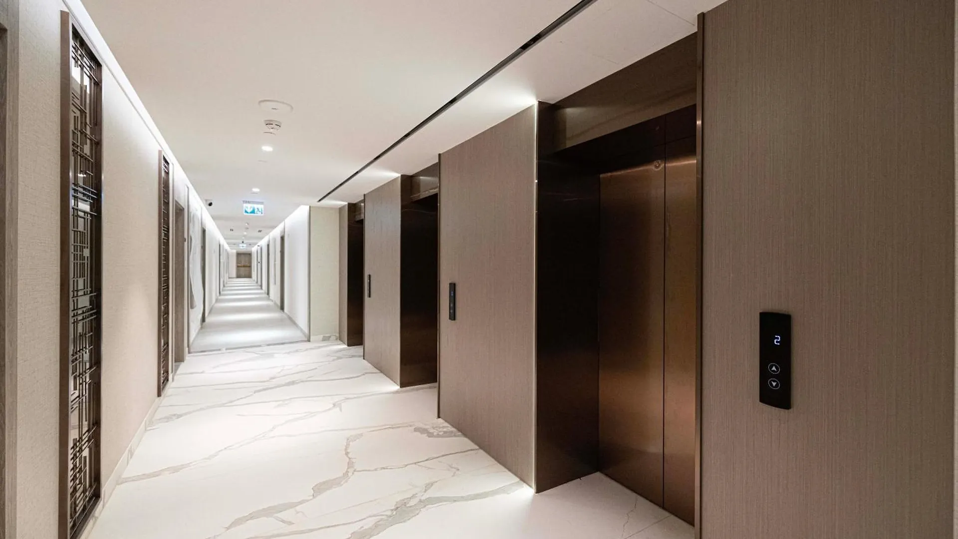 Modern & Luxurious Studio - Near Circlemall Dubai