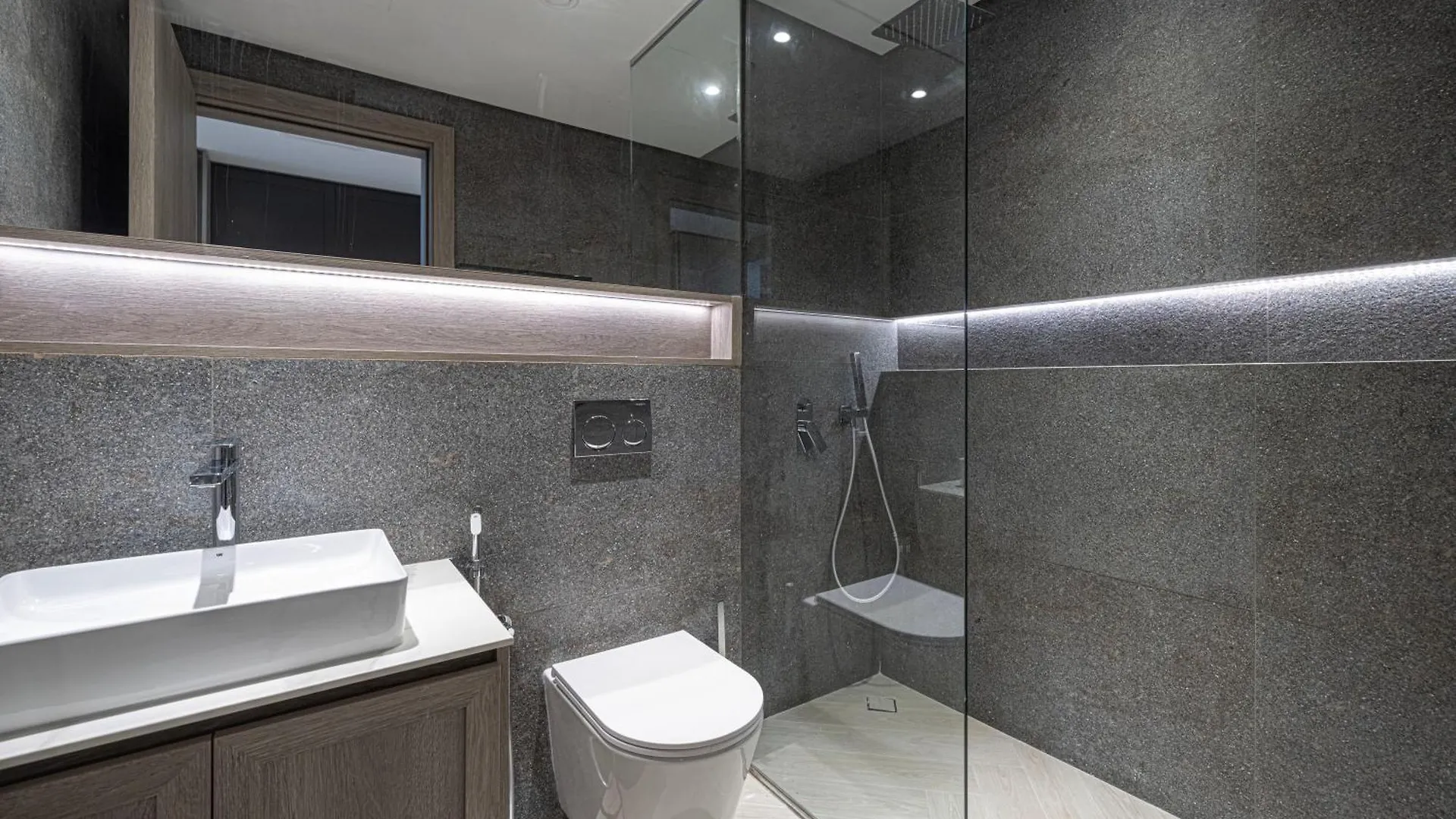 Modern & Luxurious Studio - Near Circlemall Dubai 0*,  United Arab Emirates