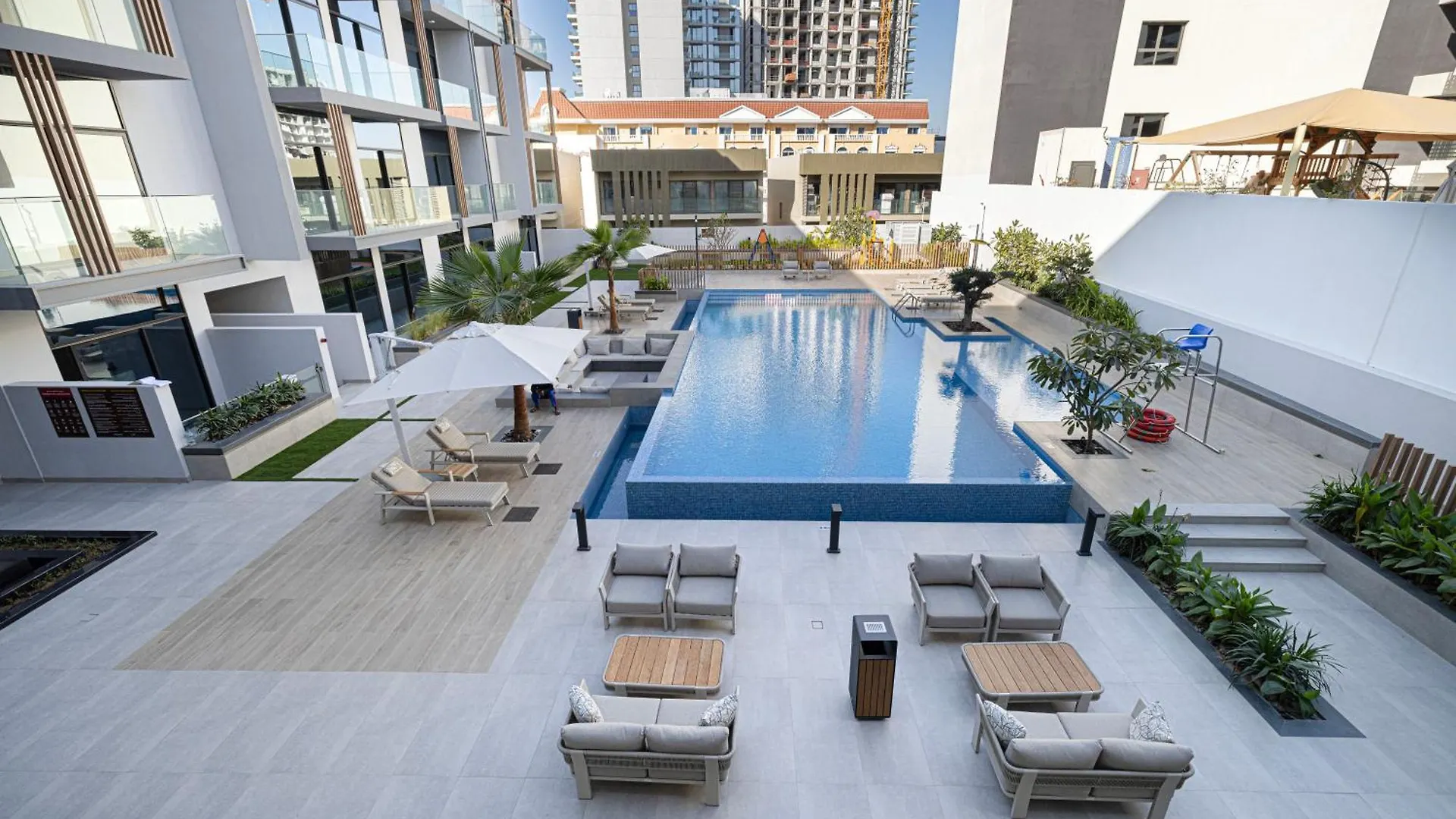 Daire Modern & Luxurious Studio - Near Circlemall Dubai