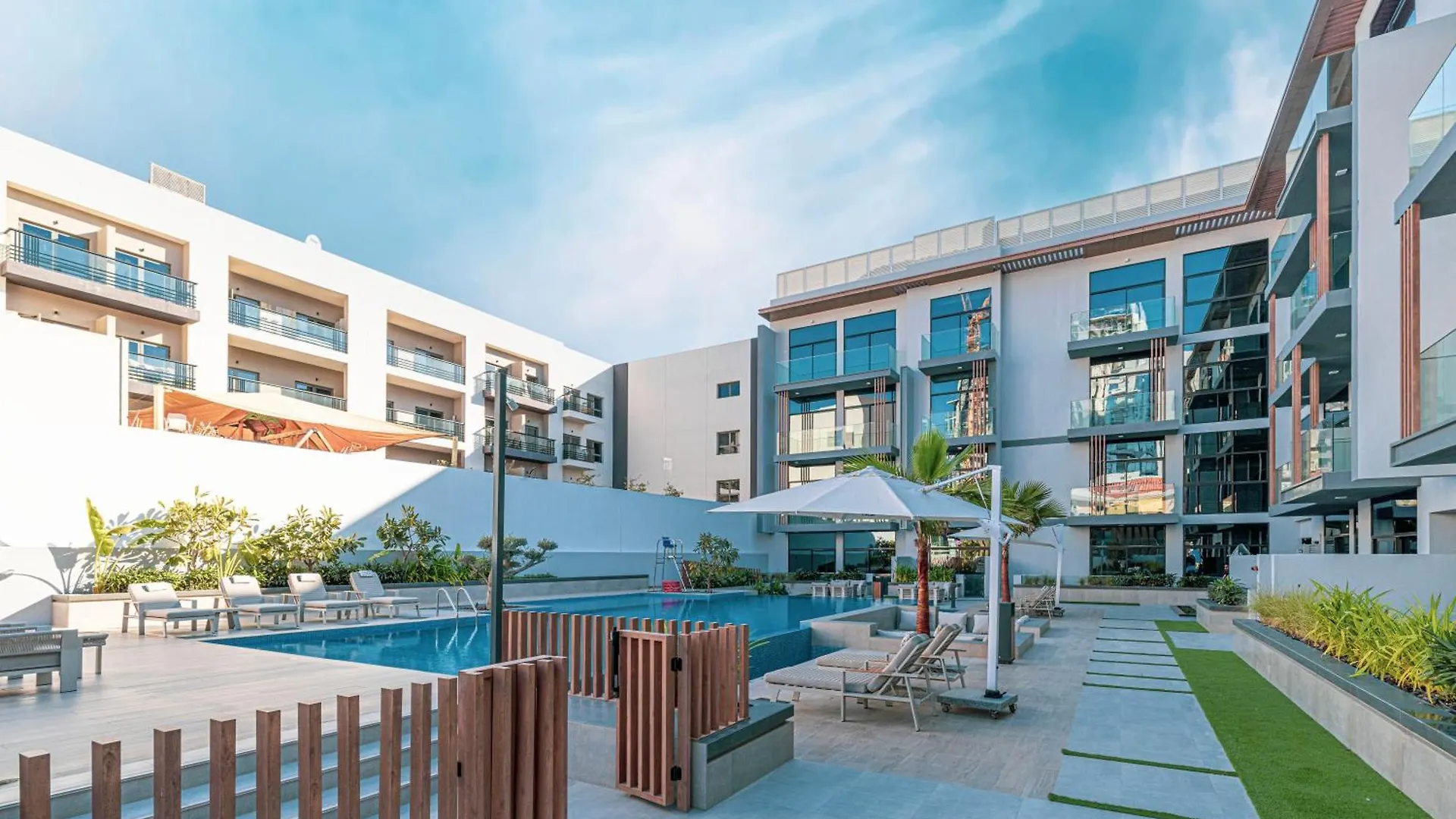 Daire Modern & Luxurious Studio - Near Circlemall Dubai