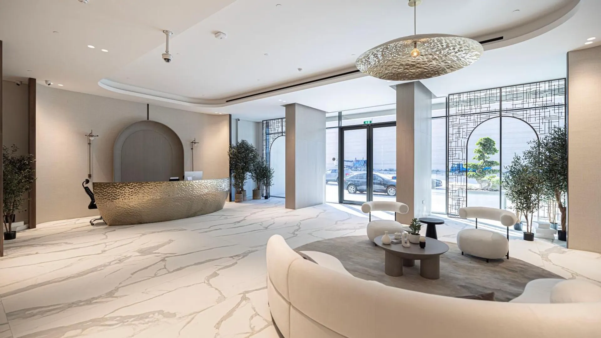 Modern & Luxurious Studio - Near Circlemall Dubai